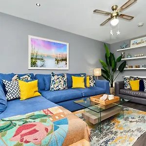 Feriehus Modern Clonsilla Townhouse Sleeps 6 *