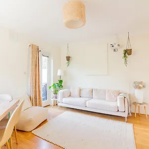 Guest house Guestready - Tranquil Retreat In Chapelizod Dublin