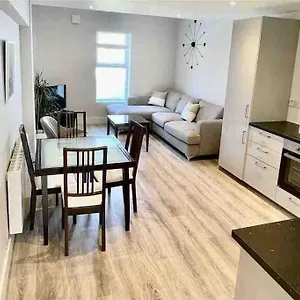 Luxury Large Stylish 2 Bed Apt, Sandymount Village Dom wakacyjny