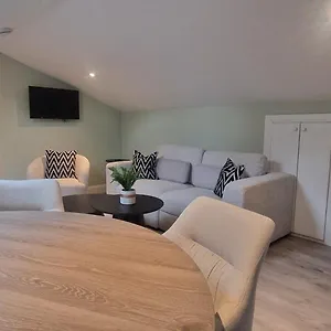 Apartament Upgraded Loft Style Duplex At Rathmines Village *