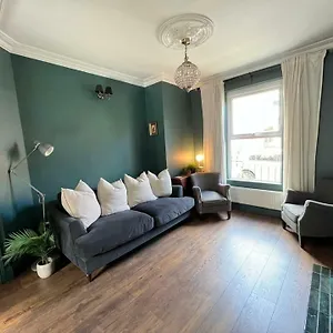 Holiday home Spacious Family Haven On Edge Of Centre