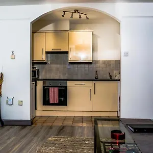 Apartment 1 Bedroom By Trinity *