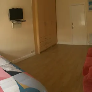 1 Bedroom In 11 * Dublin