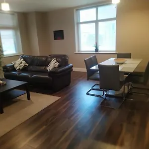 Spacious Two Bedroom Longs Place, 8 *