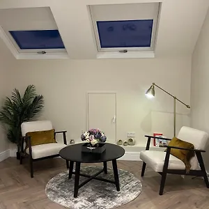 Homestay Attic In Citywest *