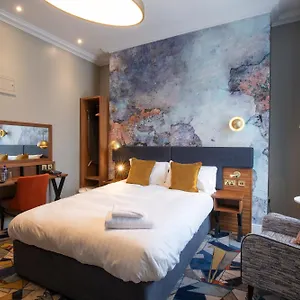 Keavan's Port Hotel, 호텔 4*