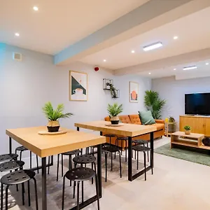 The Large Group House -sleeps 21 * Dublino