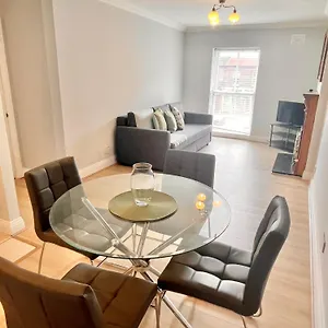 - 2 Bedrooms Apartment