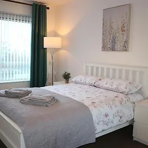 Conveniently Located, 2 Bedroom Modern
