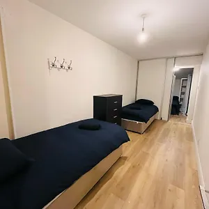 Flexible Spacious Quad 