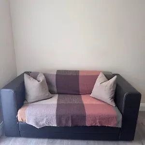 Cosy Space Near Airport And