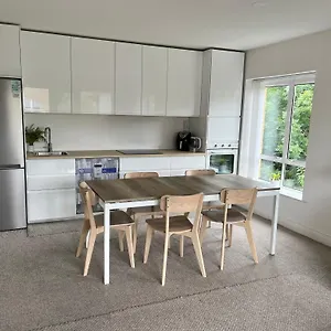 Apartment Spacious 3 Bedroom With Parking