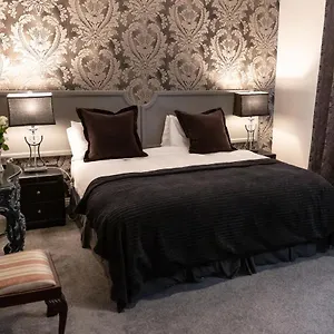 Bed & Breakfast Aaron Court 3*