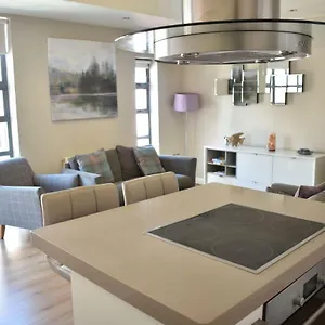 3 Bedroom Mezzanine In Temple Bar Apartment
