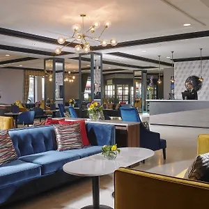 Camden Court 4*
