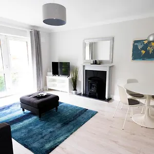 Apartment Windmill Lane 002 *
