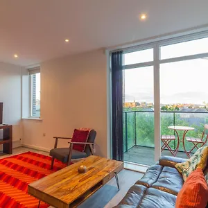 Guestready - Vibrant In Dolphins Barn Apartment