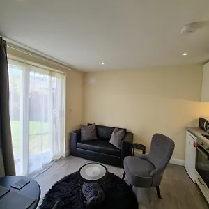 Cosy Self Contained Space Near Airport * Dublin