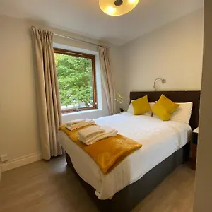 Ailesbury Oaks Apartment *