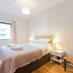 Apartment Luxury Two Bedroom In Dublin