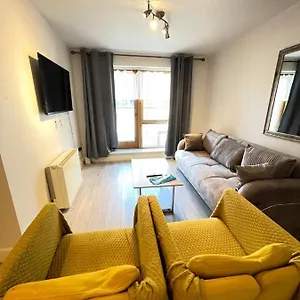 Greeg Court Apartment *