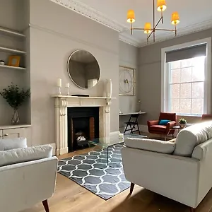 Luxuriously Large Period D2 Property Of Character * دبلن
