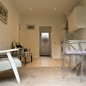 Cosy One Bedroom Ballsbridge *
