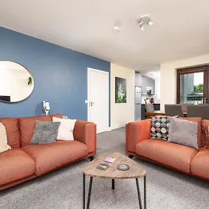 2 Bed Near Heuston Station Apartment