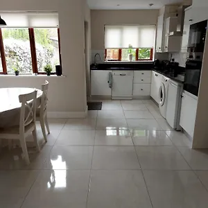 Holiday home Stylish 3 Bedroom Home!