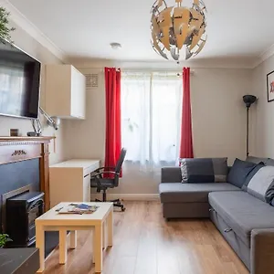 Apartment Inviting 2bd Flat 15 Mins From Heart Of Dublin! Dublin