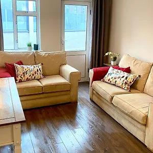 Fab Close To City Centre بيت للعطل