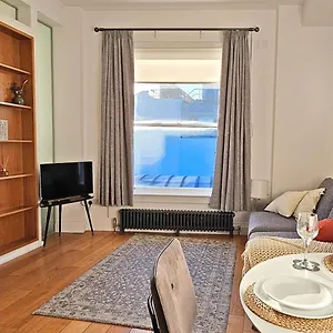 Temple Bar 1bd Large & Newly Upgraded Sleeps 4 Apartment *