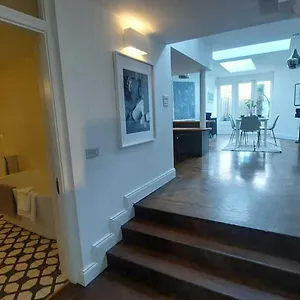 Feriehus Stunning Unique & Elegantly Refurbed Seafront 2bd