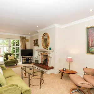 Townhouse In 4 - Check Connttact From Photos For Details ! Close To !