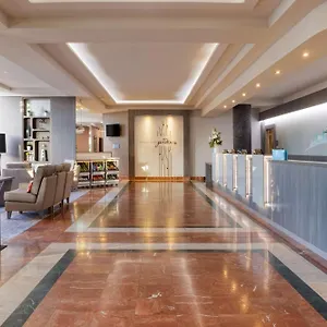 Hilton Garden Centre Hotel