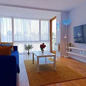 Superb Bellevue Apartment *
