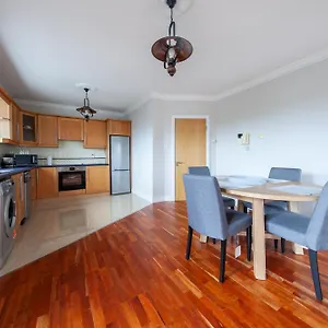 Spacious 2 Bedroom Close To Centre Appartamento *