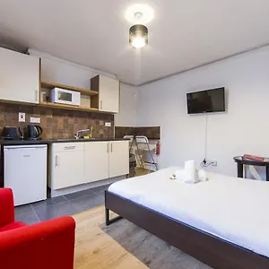 Sherrard Street Apartment