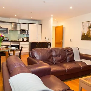 Apartment Spacous Escape 3br Ensuited Free Parking *