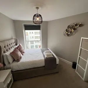 The Smithfield 3 Bed شقة *