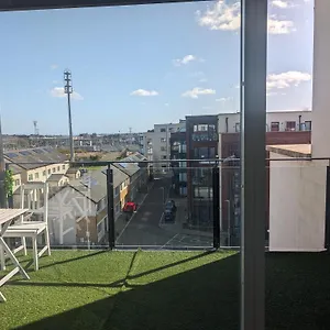 アパート Entire Penthouse 30 Mins To Center Via Luas ダブリン