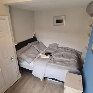 Entire In 3 Apartment *