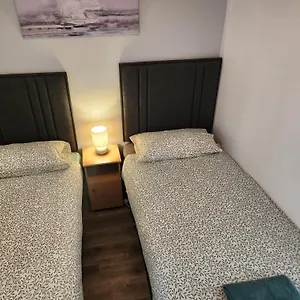 Deluxe Twin Or King Bed Near Airport & *