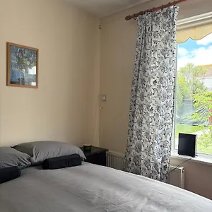 بيت ضيافة Superb Double Near Airport - 2
