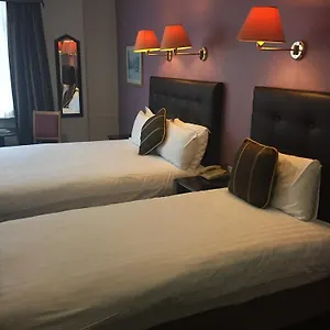Parliament Hotel 3*