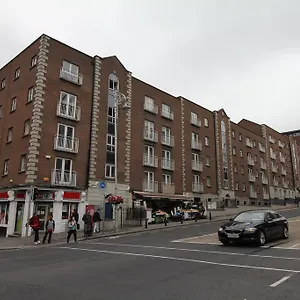 Middle Gardiner Street Apartment